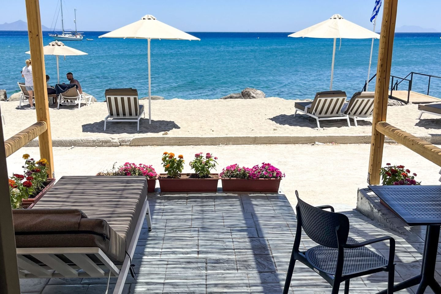 Ground floor veranda sea view
